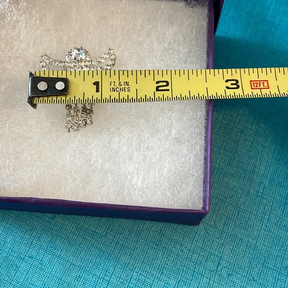 New Rhinestone Angel Pin - Picture 5 of 5